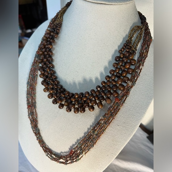 Two coordinating neutral tone necklaces - Picture 9 of 9